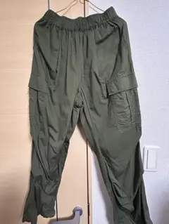 カーゴパンツ オリーブ色 ゴムウエスト