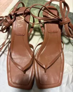 月末まで。ZARA レースアップサンダル ブラウン 38
