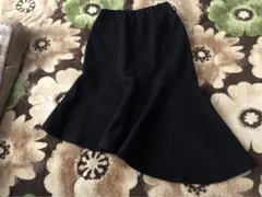 ジーユー GUマーメイドフレアスカート ひざ丈 アシンメトリー 黒 秋冬Sサイズ