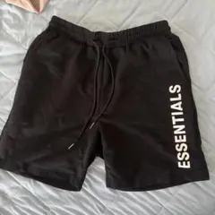 ESSENTIALS ブラックショートパンツ