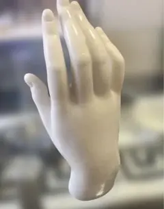 手のオブジェ