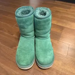 UGG LUXURY ミントグリーン ムートンブーツ リボン付き - メルカリ