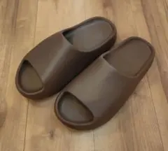 YEEZY SLIDE YS-01 chocolate US12 30cm 新品 - メルカリ