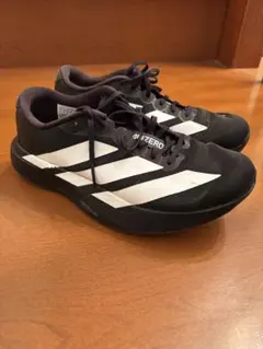 アディダス　エボsl 黒　25.5