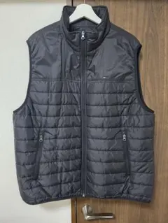 Tommy Hilfiger ブラック ダウンベスト