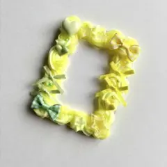 【No.226】ホイップデコ　トレカケース　硬質ケース　黄色　黄緑　リボン