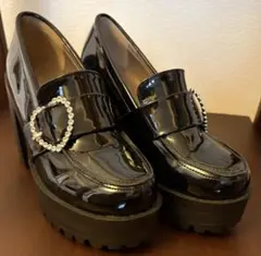 ロジータ　ハートバックルハイヒール