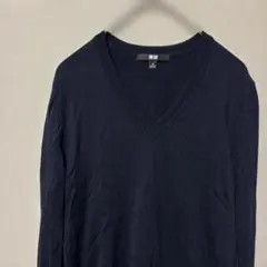 ユニクロ　メリノウールＶネックニット(M)ネイビー無地　シンプルハイゲージ