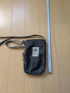 adidas グレー サコッシュ
