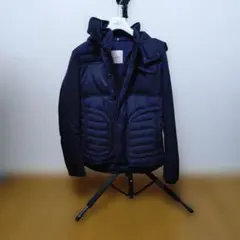 MONCLER ブラック ダウンジャケット フード付き