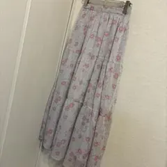 アースミュージック&エコロジー　シフォン　フレアロングスカート グレーピンク花柄