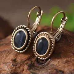 ヴィンテージ　ピアス　アンティークゴールド　レトロ　宮廷風　個性的　日常使い