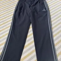 新品⭐︎adidas 黒 ストライプ ゴルフパンツ