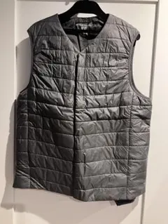 ユニクロ　グレー ダウンベスト