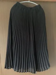 GU プリーツロングスカート黒