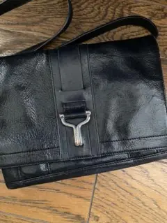 COLE HAAN ブラックショルダーバッグ