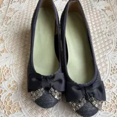 ネイビー リボン付きフラットシューズ