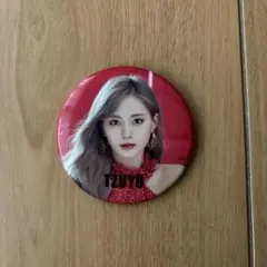 TWICE 】ツウィ（Tzuyu）BIG缶バッジ - メルカリ