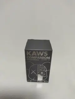 kaws キューブリック・ベアブリック
