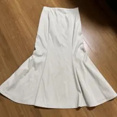 GUクリーム色 フレアスカート sサイズ