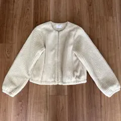 KBF ノーカラージャケット ボア ホワイト　フェイクファー　ブルゾン　白