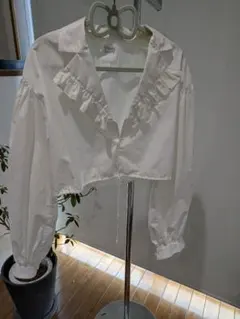 美品♡Rhodolirion ロドリリオン 裾フリルトップス ネイビー - メルカリ
