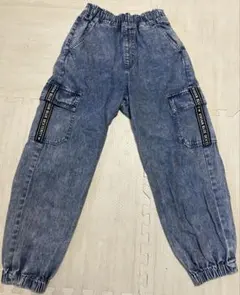 キッズ　デニムブルー カーゴパンツ サイドポケット付き　140
