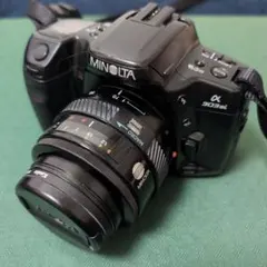 さかさねこ　ミノルタ 70-210mm F4とソニー35mm1.8 セット ミノルタ ソニー AF 70-200mmF2.8G (D) SSM 白レンズ