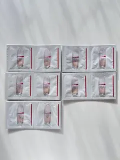 資生堂 SHISEIDO エッセンス スキングロウ ファンデーション 220