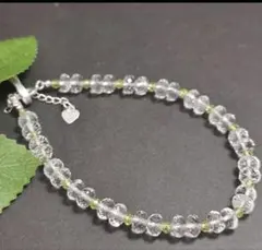 クリスタルとグリーンビーズのブレスレット