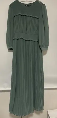 B品　ZARA ザラ　ワンピース　ロング　プリーツ　シフォン　金ボタン　M
