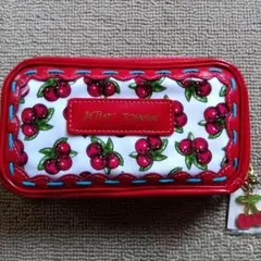 BETSEY JOHNSON ベッツィージョンソン　ポーチ