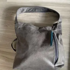 グレー ヤギ皮革 ショルダーバッグ　スネーク柄