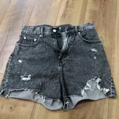 ダメージ加工 ダークグレーデニム ショートパンツ