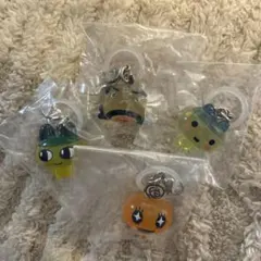 カラフルキャラクターキーホルダー4個セット