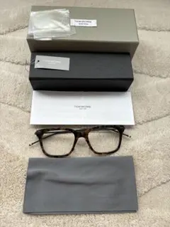 THOM BROWNE TB-701のサムネイル
