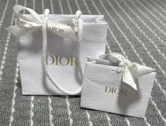 Dior ホワイトショップ袋とギフトバッグ