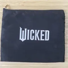 スリーコインズWICKED ウィキッド　ポーチ ブラック