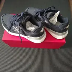 New Balance ネイビー スニーカー