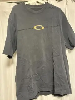 トラヴィス Tシャツ