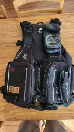 Item thumbnail for item dee61169-5926-4b27-85e4-1940f2fb5f29