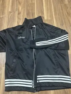 90s adidas ヴィンテージ　アディダス　トラックジャケット　黒　ジャージ