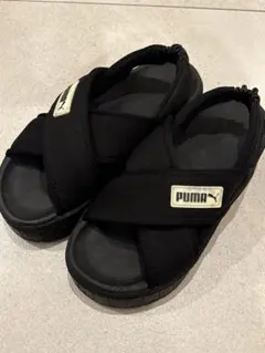 PUMA 厚底サンダル ブラック　23cmのサムネイル