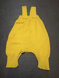 イエロー ニットロンパース ストラップ付き