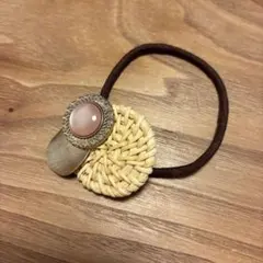 ラタン装飾ヘアゴム