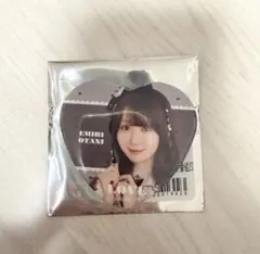 大谷映美里 缶バッジ 白ニット - メルカリ