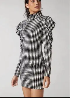 【新品タグなし】千鳥格子柄　ボディコンワンピ パワーショルダー　Sサイズ