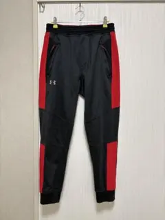 Under Armour トレーニングジャージパンツ 黒/赤