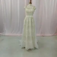 アイボリー 刺繍 花デザイン Aライン ウェディングドレス