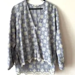 美品 ZARA 刺繍ブラウス Sサイズ